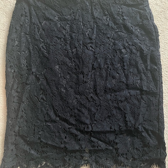 Lace skirt - Picture 2 of 3